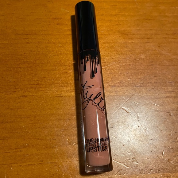 🎉HP🎉Kylie Jenner Matte Lip Kit One Wish 👄 - Picture 6 of 16